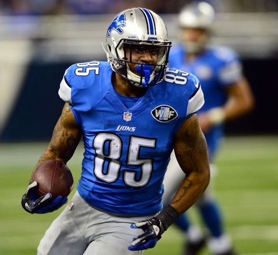 Dec 7, 2014; Detroit, MI, USA; Detroit Lions tight end Eric Ebron (85) makes a catch and looks for running room during the third quarter against the Tampa Bay Buccaneers at Ford Field. Mandatory Credit: Andrew Weber-USA TODAY Sports